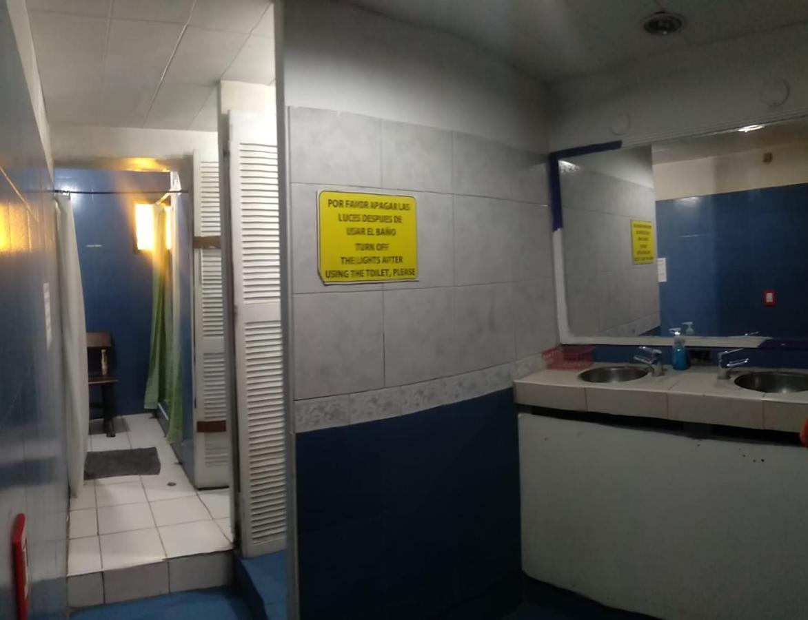 Campo Base Youth Hostel Мендоса Экстерьер фото